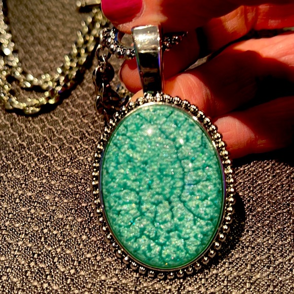 Great casual necklace. Chain is 17 inches long. Only worn a handful of times. - Picture 2 of 9